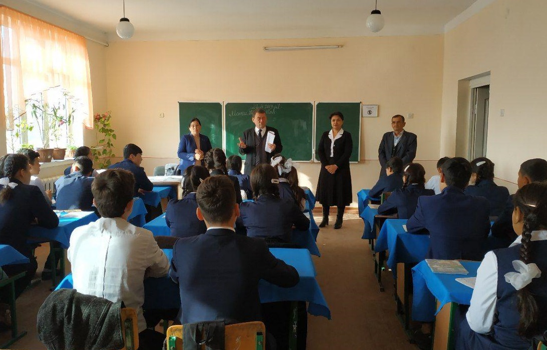 Teachers of the Department of Labor Education of the Faculty of Arts P. Rajabov and N. Rakhimova held a master class in secondary schools N17 and N45 in Bagat district.