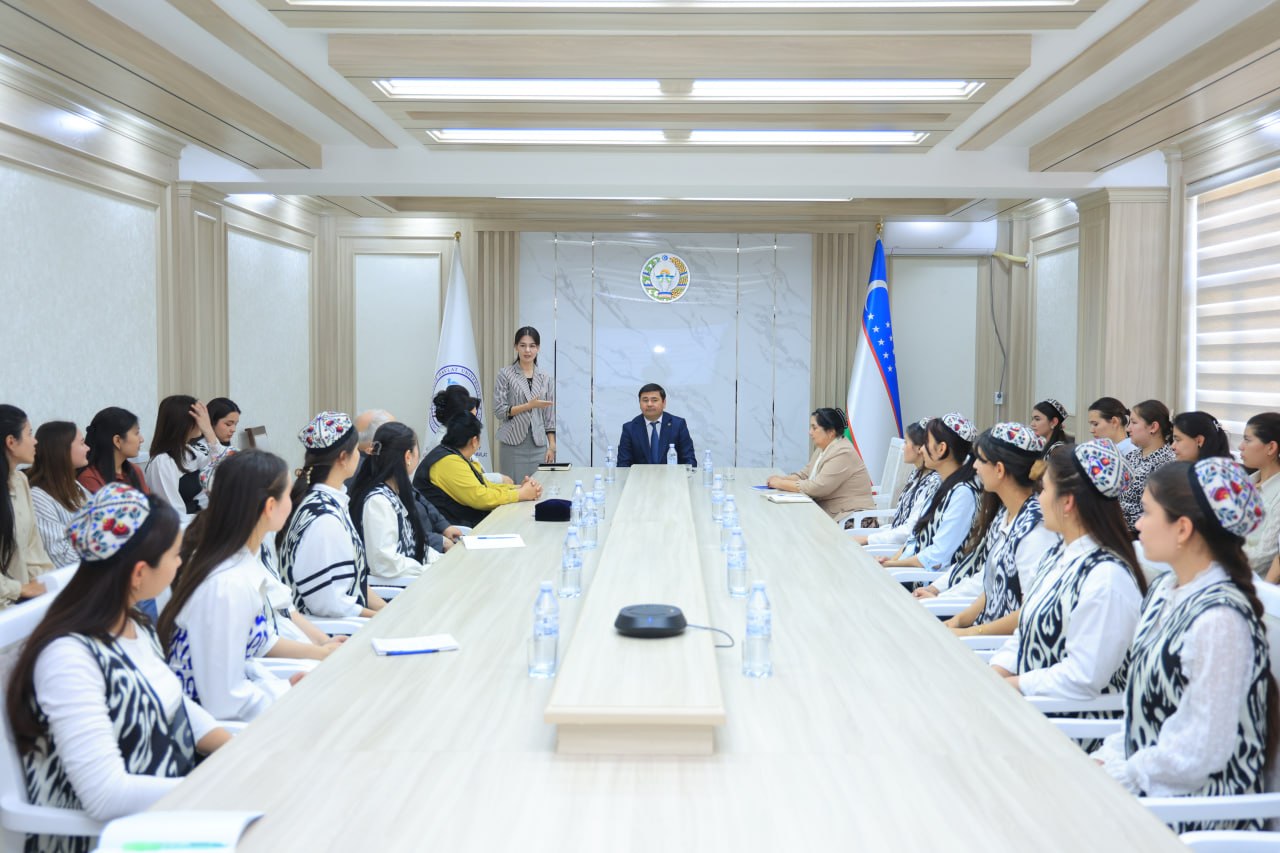 Председатель Союза журналистов Узбекистана провёл встречу со студентами УрГУ