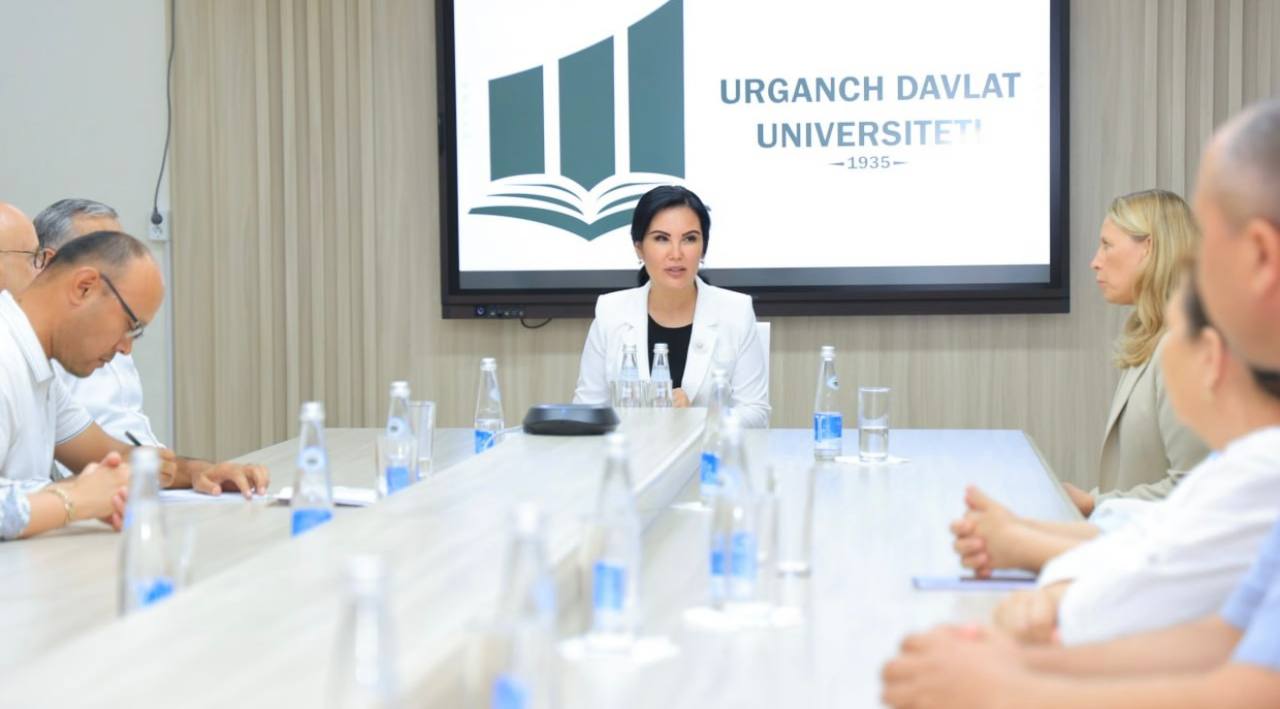 Rektor xalqaro yozgi maktab vakillari bilan uchrashdi