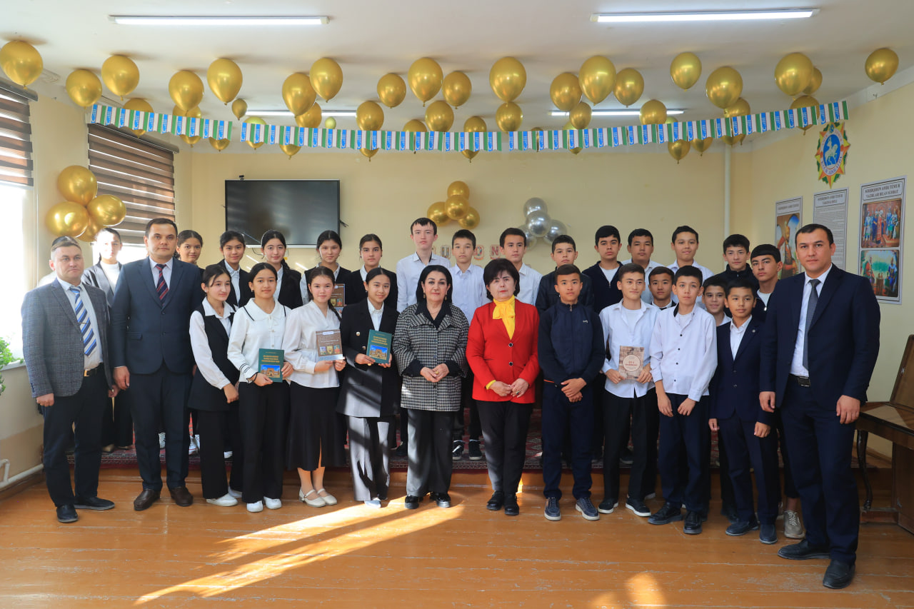 “Ma’rifat ulashib” loyihasi doirasida oliygohimizga tashrif buyurgan ijodkorlar maktablarda uchrashuvlar o'tkazmoqda