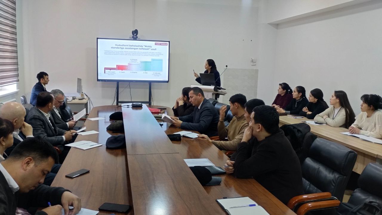 iscussion at the academic seminar of the leading organization