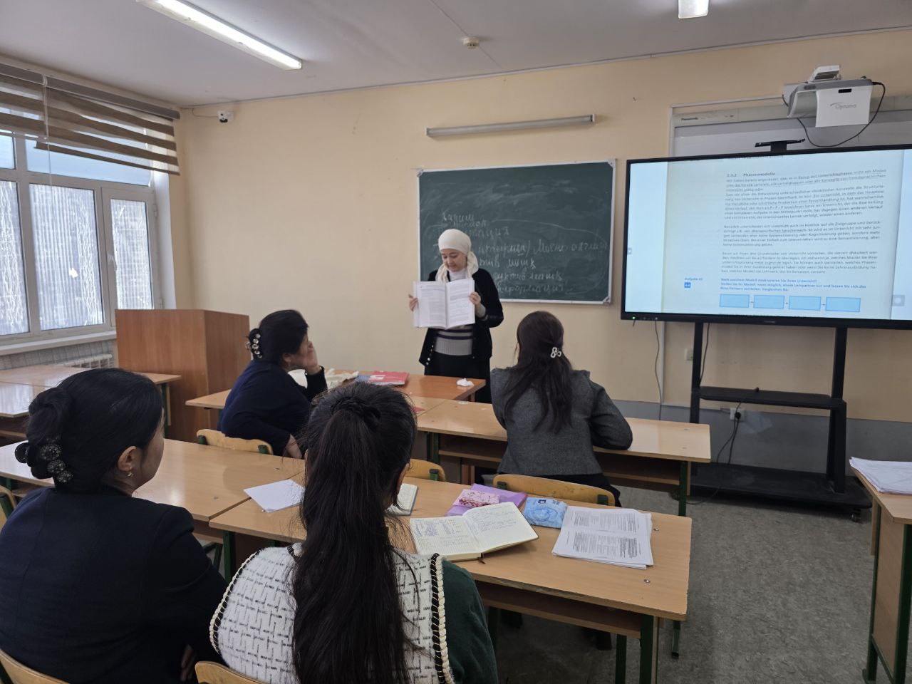 Abu Rayhon Beruniy nomidagi Urganch davlat universiteti Xorijiy filologiya fakulteti “Roman-german filologiyasi” kafedrasida 449-xonada navbatdagi ilmiy-uslubiy seminar bo‘lib o‘tdi.