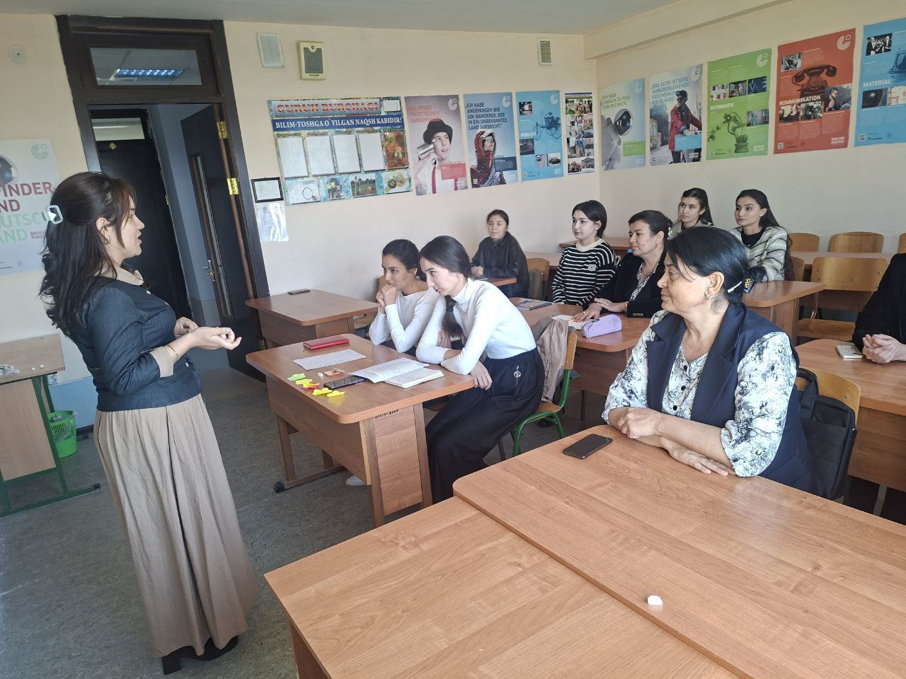 On October 31, an academic-methodological seminar was held in Room 449 at the Department of “Romance and Germanic Philology” of the Faculty of Foreign Philology, Urgench State University named after Abu Rayhon Beruni.