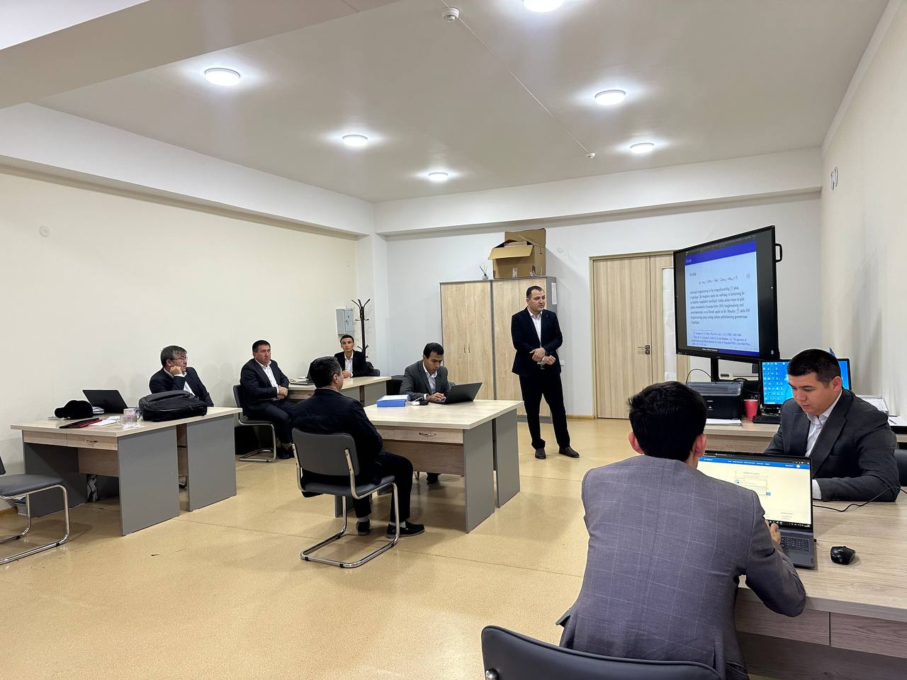 Scientific seminar at the Department of Applied Mathematics and Mathematics