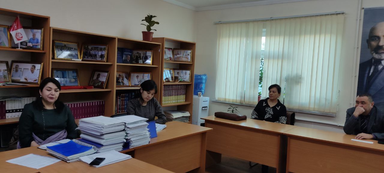 На кафедре «Узбекский язык и литература» состоялся научно-теоретический семинар.