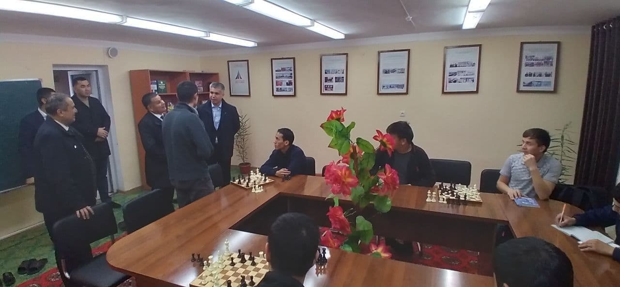urdu.uz, Oliy va o‘rta maxsus ta’lim vaziri oʻrinbosari Raximjon Hakimov Urganch davlat universitetida tahsil olayotgan xorijlik talabalar bilan uchrashdi