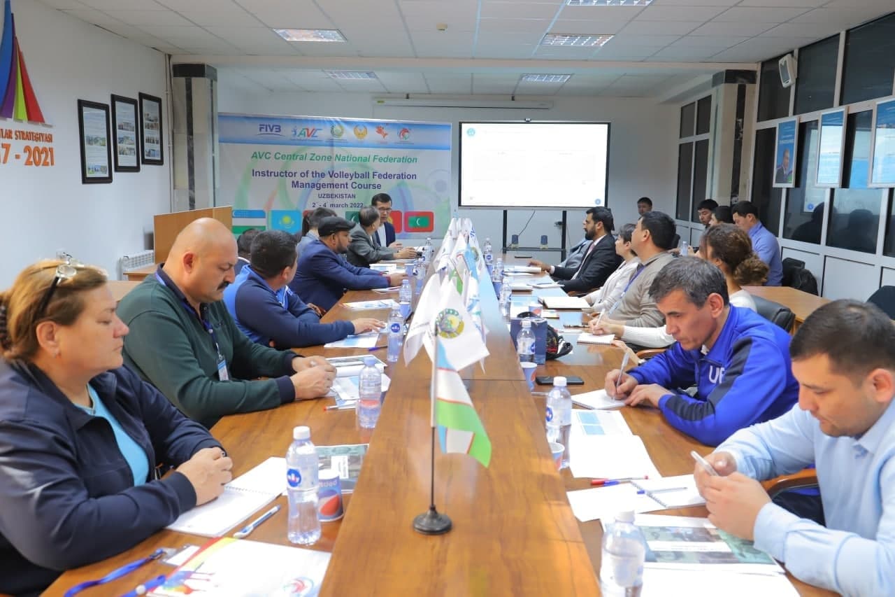 urdu.uz, Voleybol Federatsiyasining menedjerlik kursi faoliyatini samarali tashkil qilish boʻyicha konferensiya davom etmoqda
