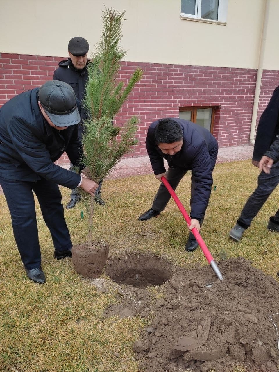 urdu.uz;“YASHIL MAKON” UMUMMILLIY LOYIHASIDA URGANCH DAVLAT UNIVERSITETI JAMOASI HAM FAOL ISHTIROKINI BOSHLADI