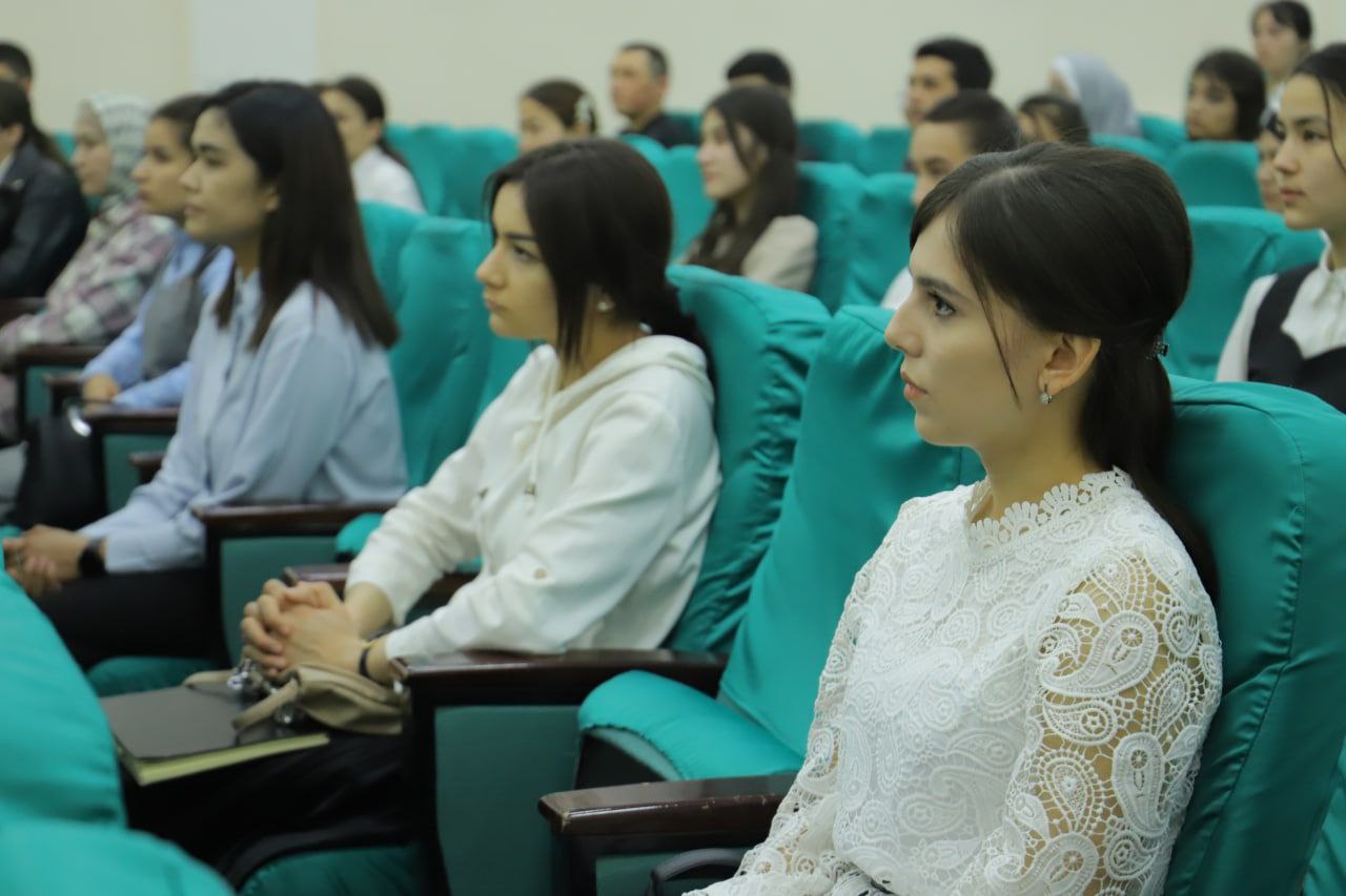 urdu.uz, "Gid hamrohligi metodologiyasi" yuzasidan seminar-trening tashkil etildi
