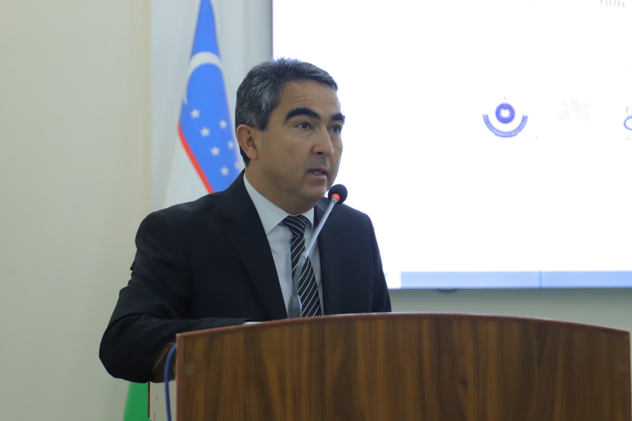 urdu.uz, Urganch davlat universiteti “Panjaralar, diofant yaqinlashish va balandliklar” mavzusidagi yozgi maktabga mezbonlik qilmoqda