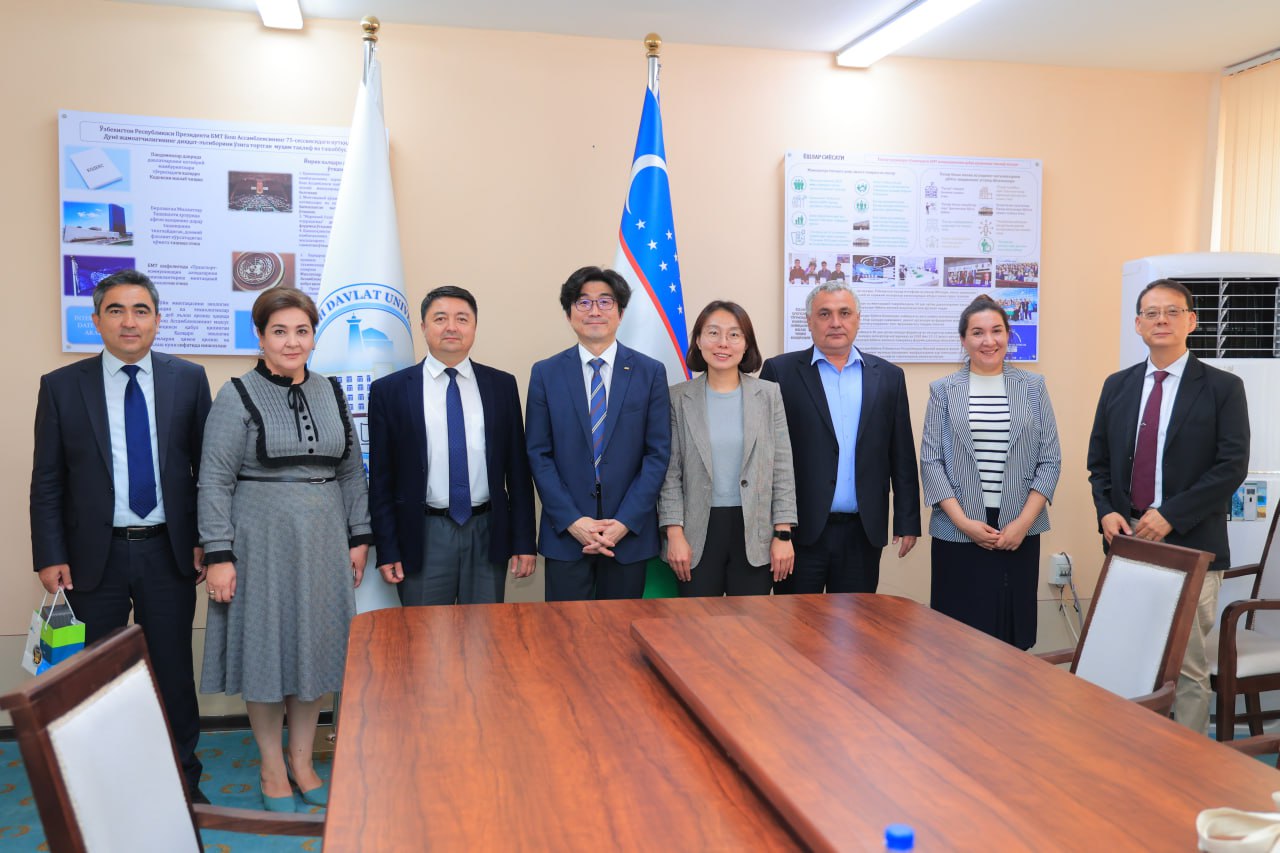 Встреча руководства Ургенчского государственного университета с членами делегации южнокорейского университета Сунчхунхян