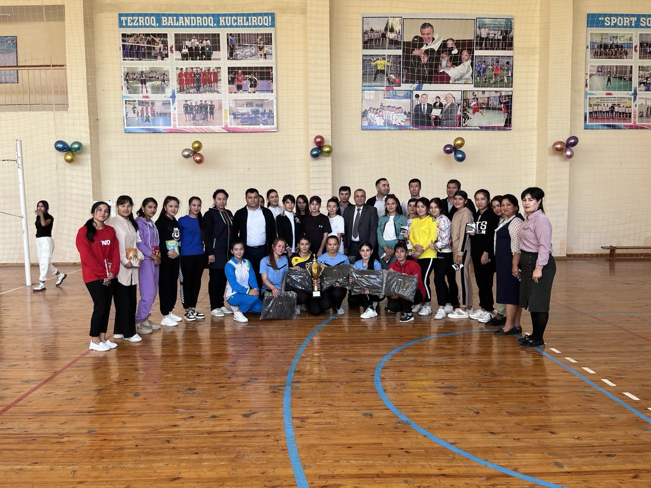 «Кубок министра» была присуждена команде факультета физической культуры в соревнованиях по волейболу среди студенток