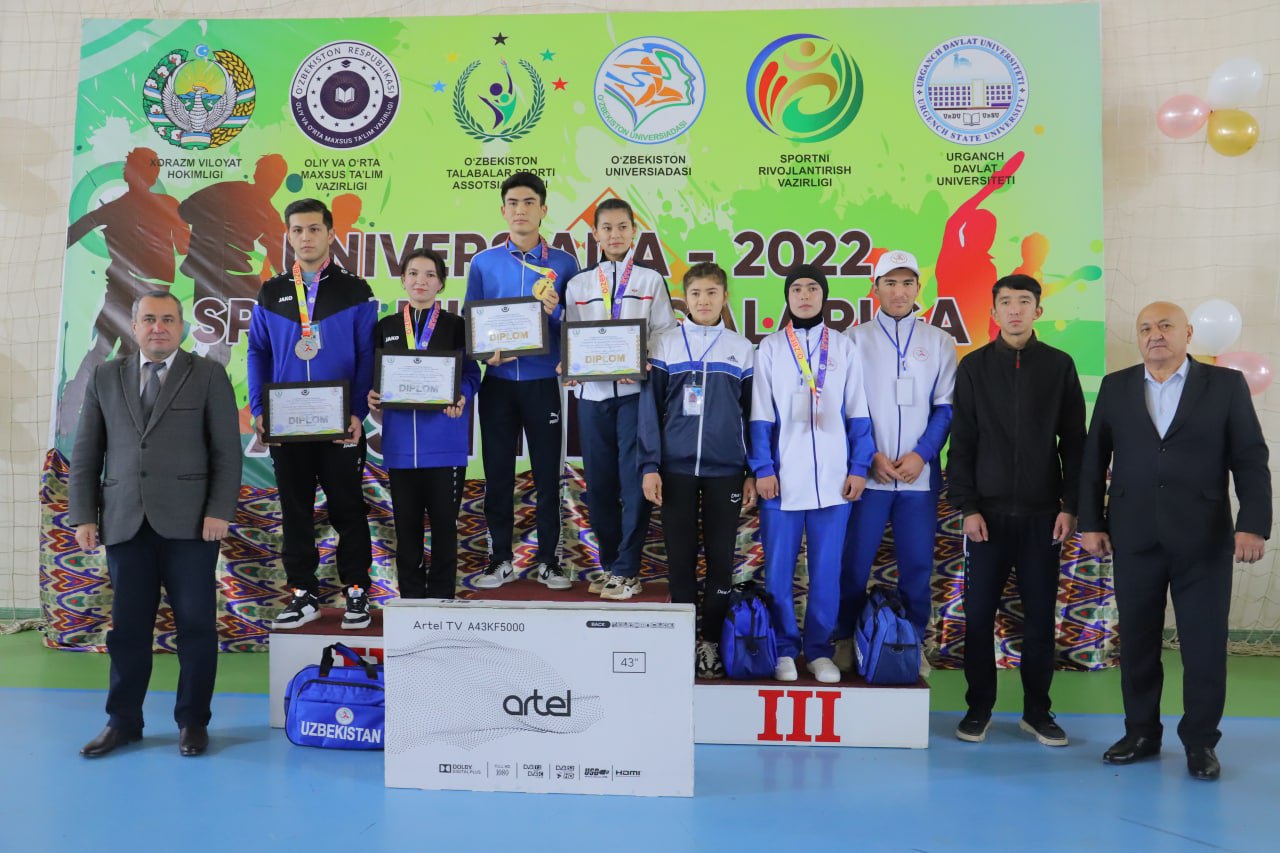 The awarding ceremony of the republican final round of table tennis of the 