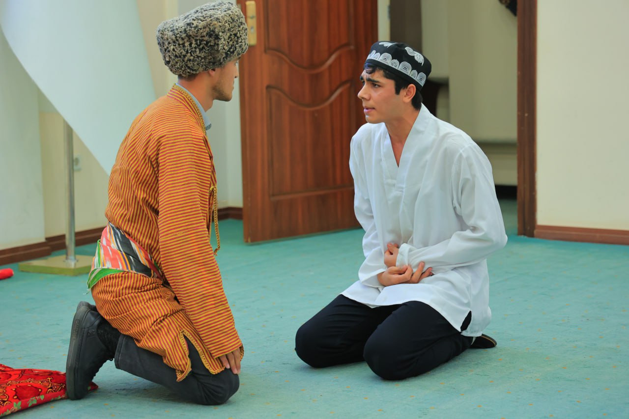 urdu.uz,  "Talabalar teatr studiyalari" tanlovining universitet bosqichi boʻlib oʻtdi