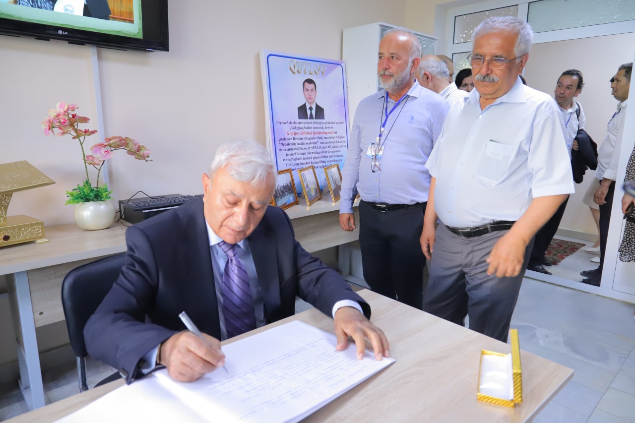 urdu.uz, Urganch davlat universiteti Filologiya fakultetida “Mehmet Akif Ersoy xotira sinfi”ning ochilish marosimi bo'lib o'tdi