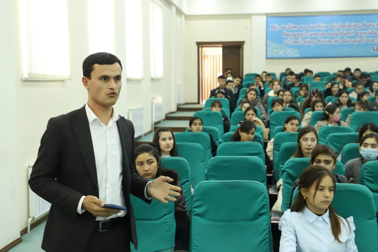 urdu.uz, Urganch davlat universitetida ochiq muloqot oʻtkazildi
