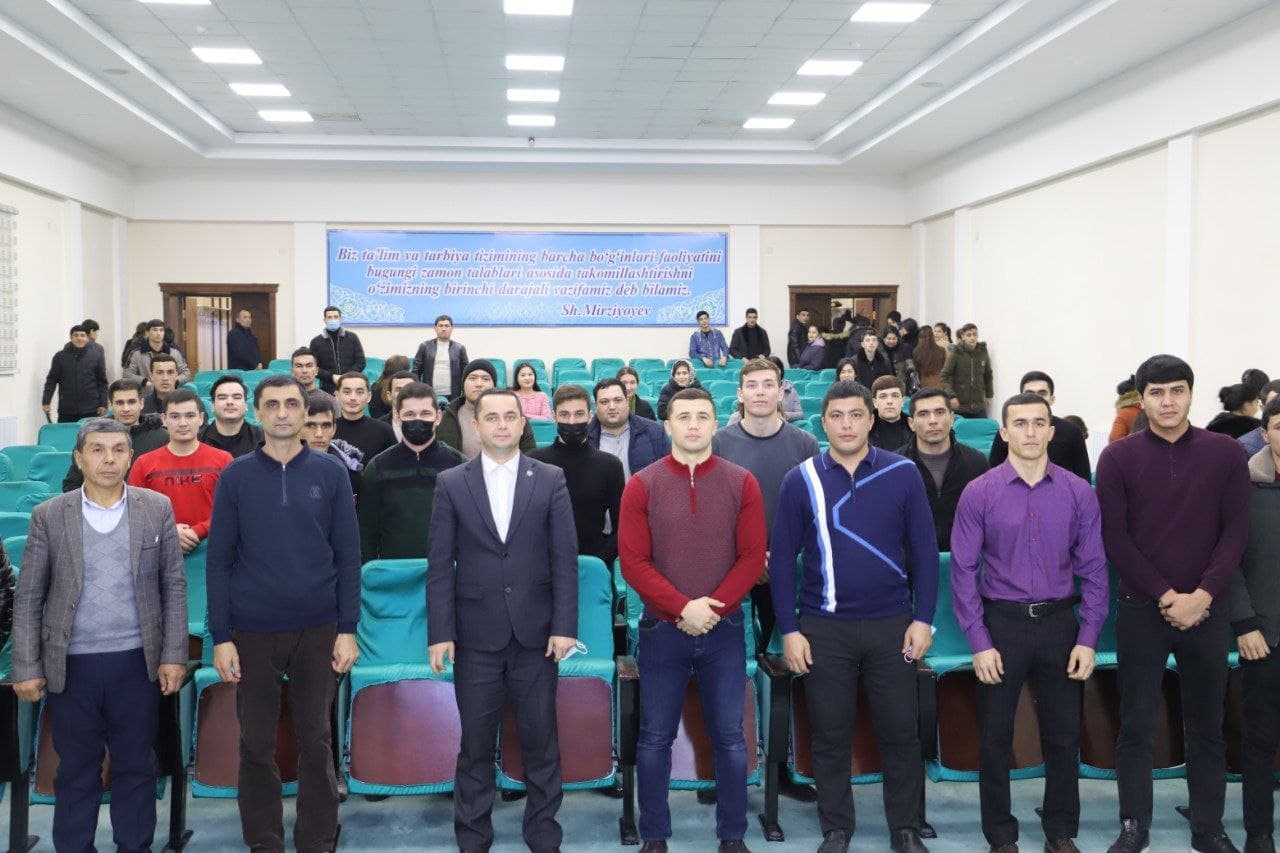 urdu.uz, 14-yanvar "Vatan himoyachilari kuni" munosabati bilan 10-yanvar kuni UrDU Talabalar turar joyida yashovchi talabalar bilan "Chempion va yoshlar" uchrashuvi bo'lib o'tdi