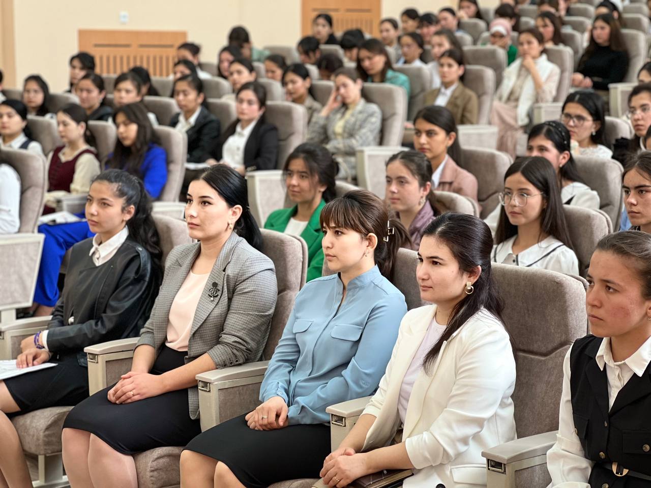 urdu.uz, Filologiya fakultetida “Uch avlod uchrashuvi” bo’lib o’tdi