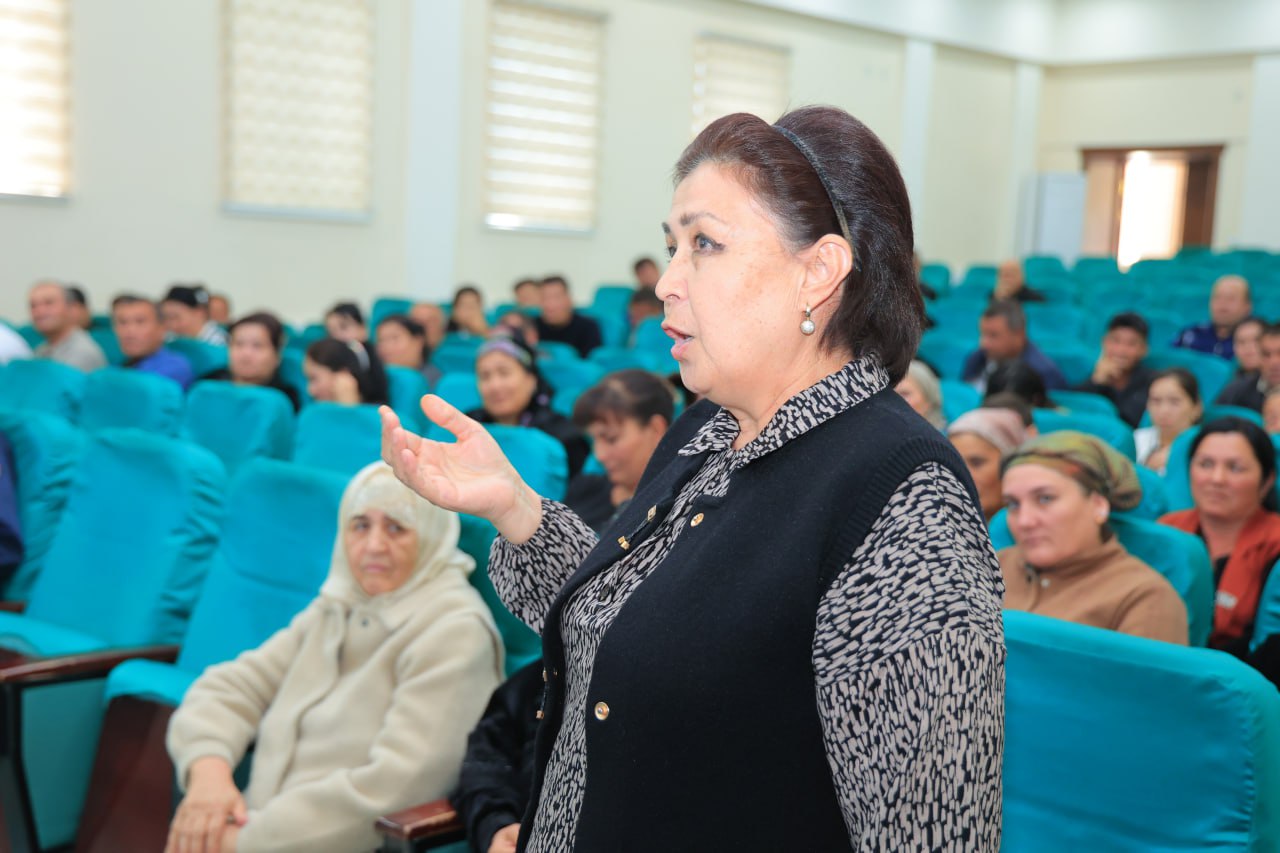 urdu.uz, Bugun "Ota-onalar kongresi" Ijtimoiy-iqtisodiy fanlar fakultetida davom etdi 