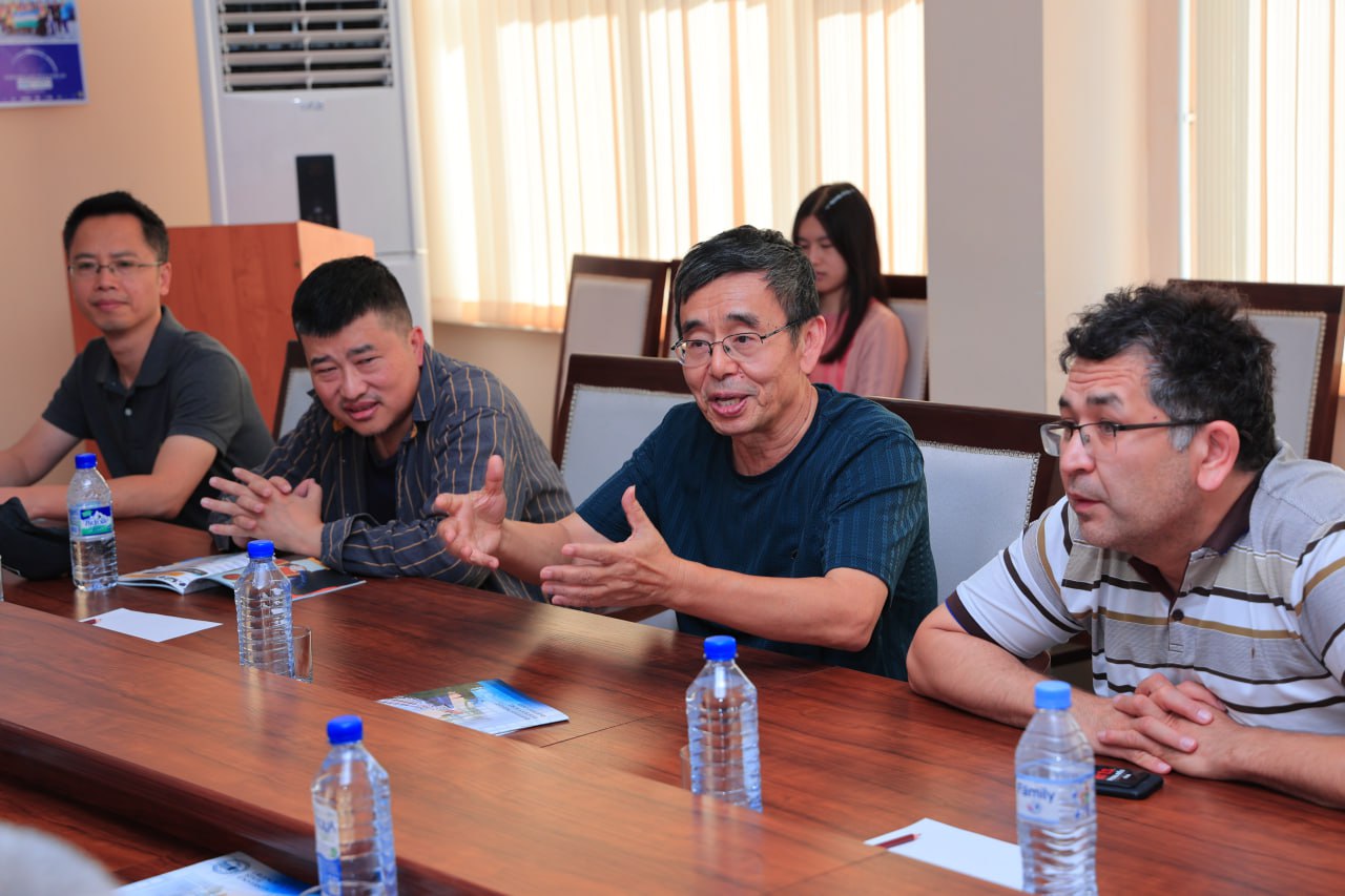 urdu.uz, Xitoyning Sichuan universiteti olimlari UrDUda