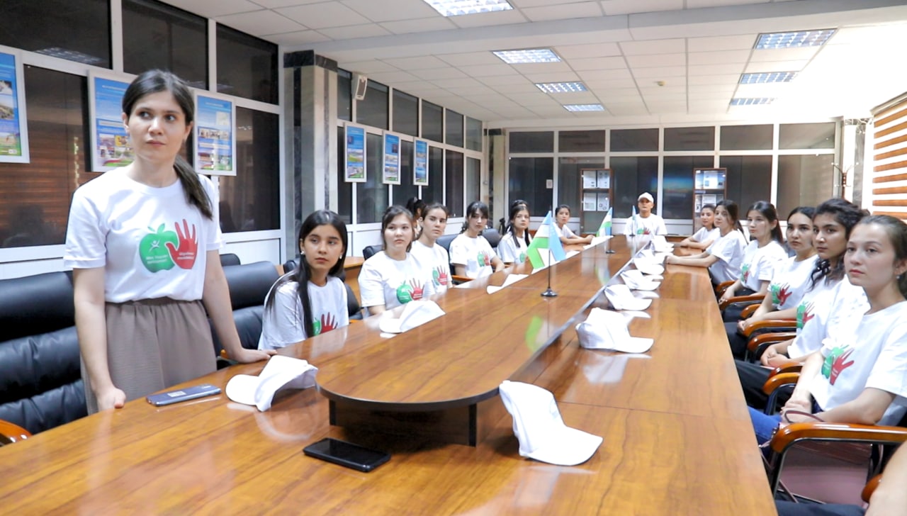 urdu.uz, Pedagogika fakultetining volontyor talabalari bilan uchrashuv tashkil etildi