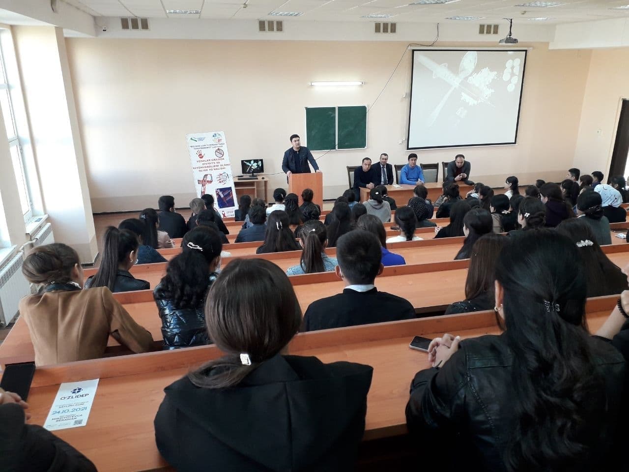 urdu.uz, “Giyohvandlik – asr vabosi, undan yoshlarimizni asraylik!” mavzusida ochiq muloqot oʼtkazildi