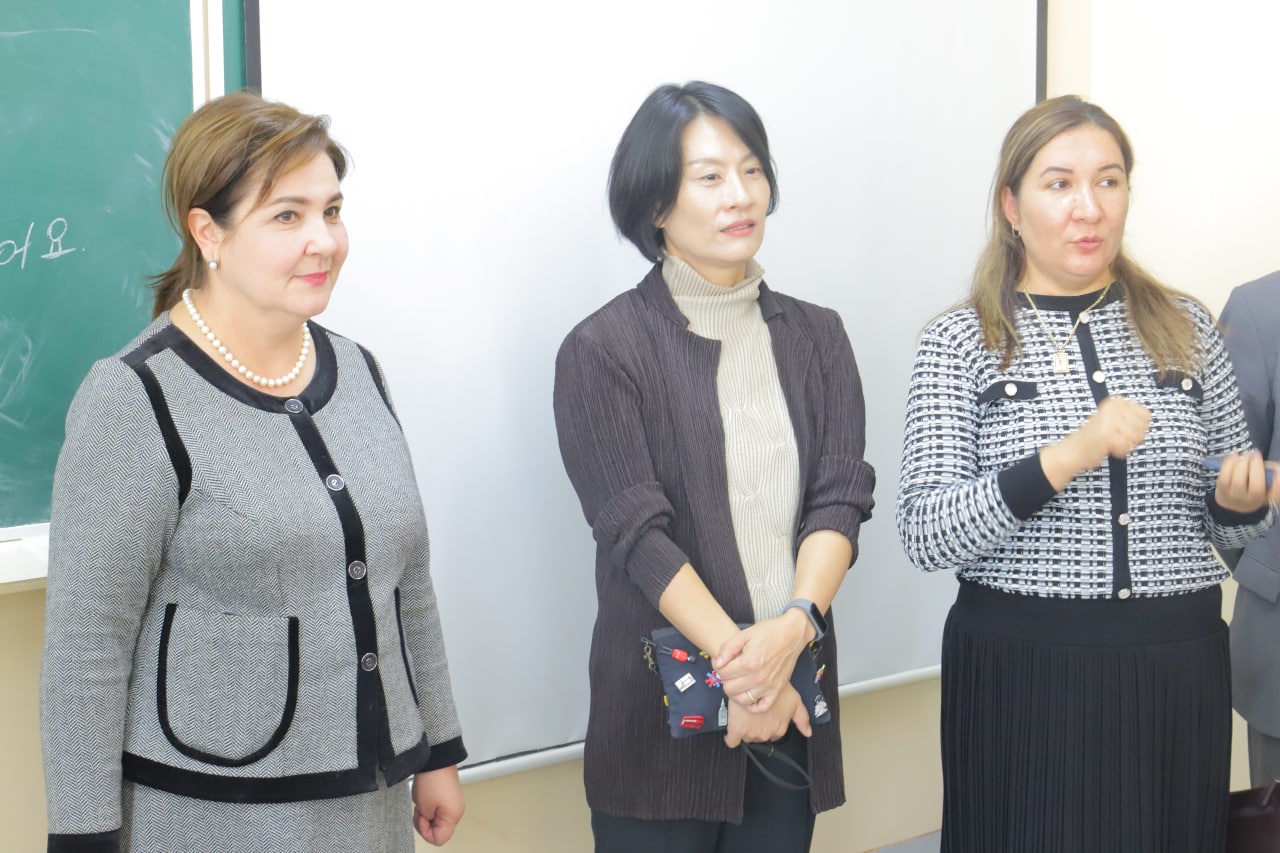 urdu.uz;Koreyalik mehmonlar Xorijiy filologiya fakultetida boʻldilar