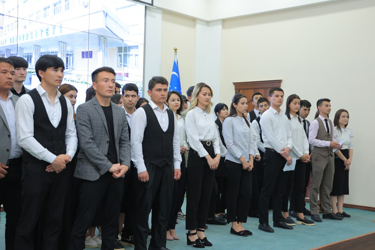 Состоялся первый полуфинальный тур конкурса «Клуб веселых и находчивых»