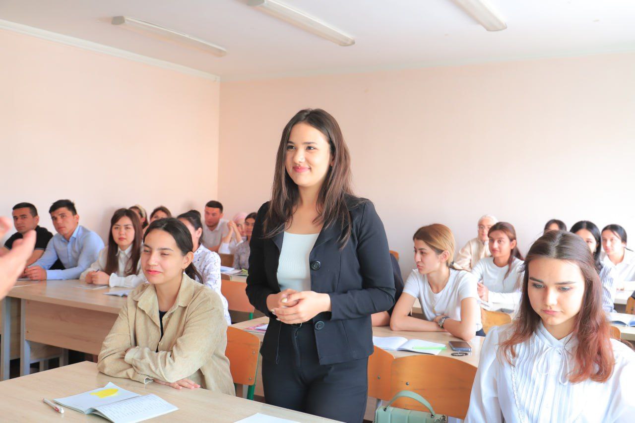 urdu.uz, O'quv ishlari bo'yicha prorektor talabalarga ma'ruza o'qidi