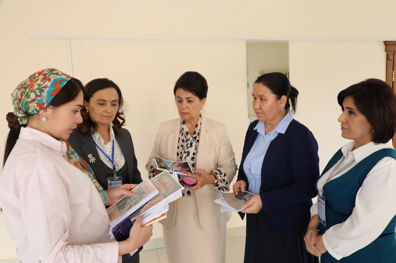 urdu.uz, Oliy va o‘rta maxsus ta’lim vaziri maslahatchisi  Odina Jamoldinova “Tarjima nazariyasi va amaliyoti” kafedrasi faoliyati bilan tanishdi