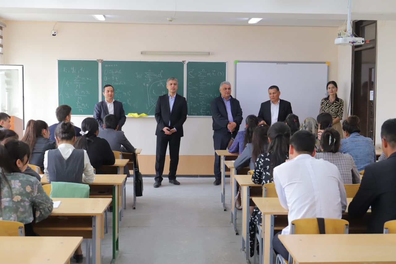urdu.uz, Oliy va oʻrta maxsus taʼlim vaziri o‘rinbosari Rahimjon Hakimov Urganch davlat universitetida boʻldi