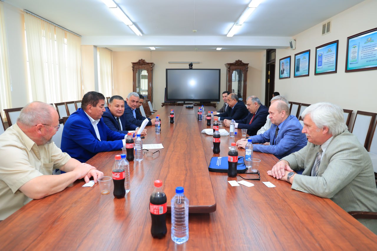 Rector's meeting with a group of foreign scientists