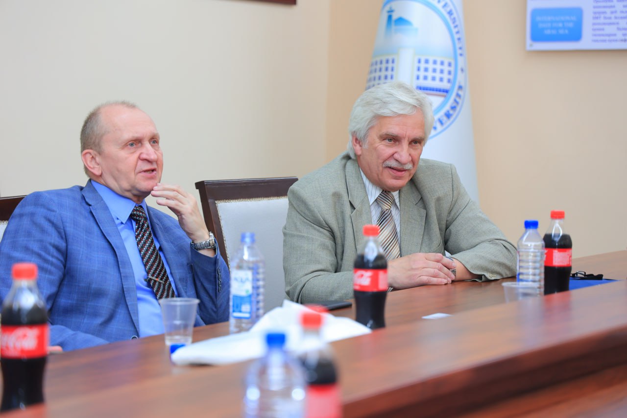 urdu.uz, Bir guruh xorijlik olimlar bilan rektor uchrashuvi