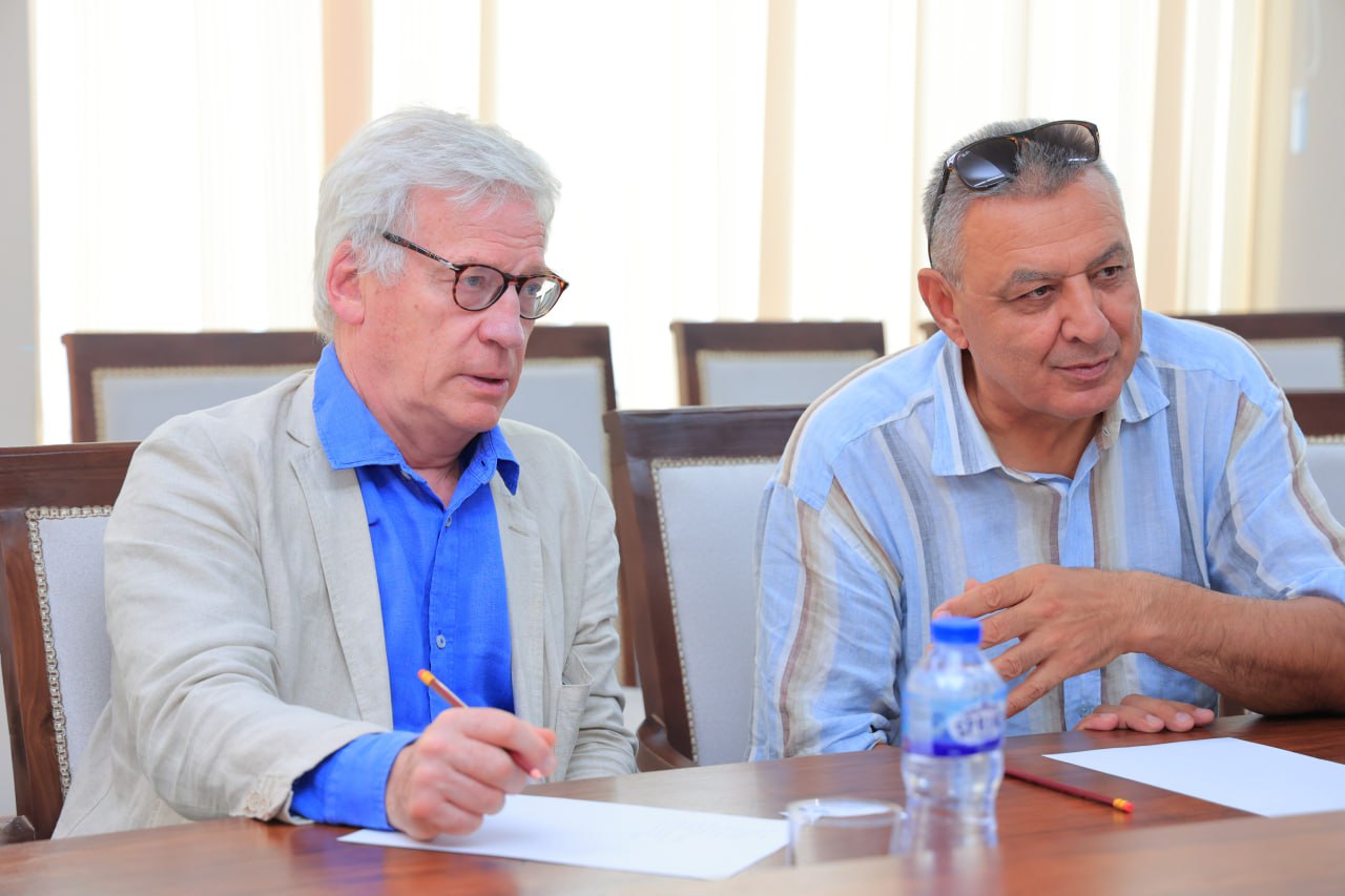 urdu.uz, Fransiyaning “AGIRabcd” NNT ning sharq mamlakatlari menejeri UrDUda