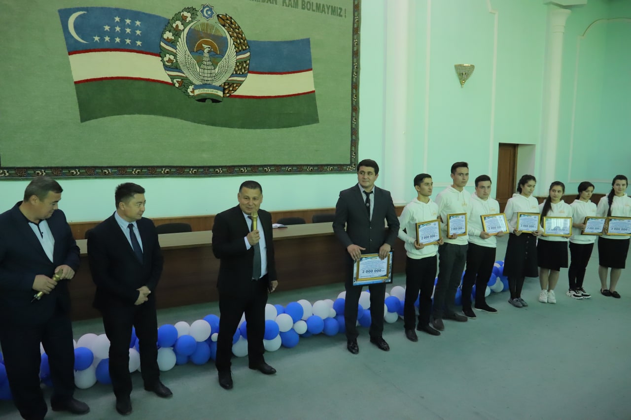 urdu.uz;Zakovatchilarni Urganch davlat universiteti talabalari safida koʻrsam xursand boʻlaman…