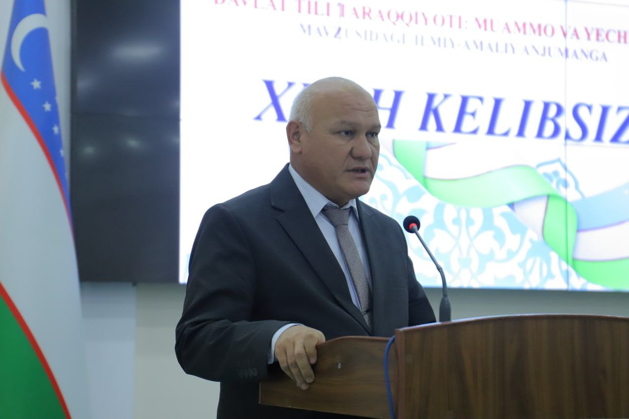 urdu.uz;21-oktabr —O'zbek tiliga Davlat tili maqomi berilgan kun munosabati bilan bugun UrDU Madaniyat saroyida "Davlat tili taraqqiyoti: muammo va yechimlar" mavzusidagi ilmiy-amaliy konferensiya bo'lib o'tdi