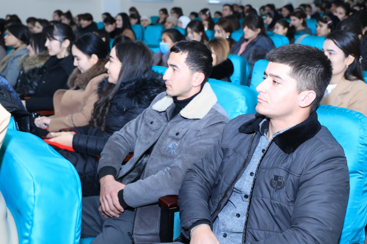 urdu.uz, Pedagogika fakulteti talabalarining bayram dasturi namoyish etildi