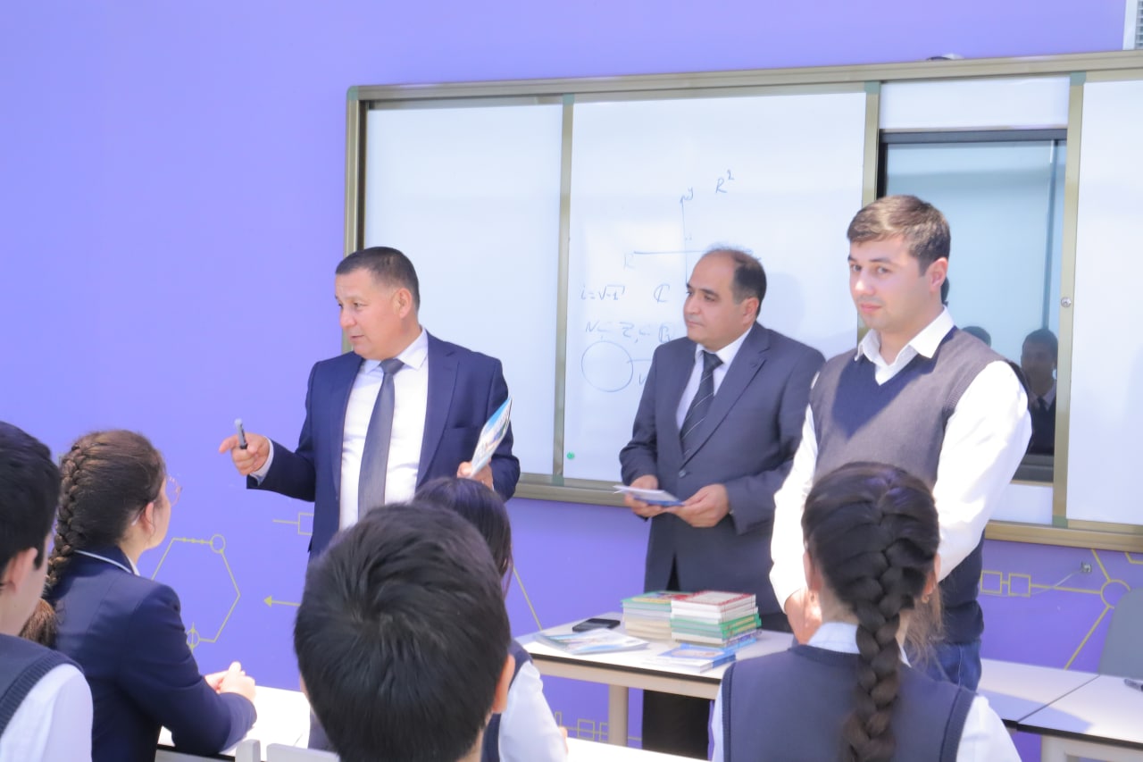 urdu.uz, UrDU rektori Xiva shahridagi Prezident maktabida boʻldi