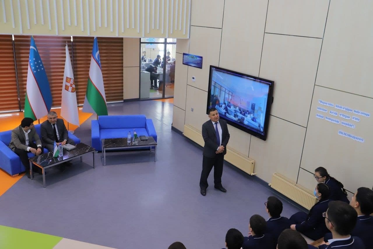urdu.uz, UrDU rektori Baxrom Abdullayev Xiva shahridagi prezident maktabida boʻldi