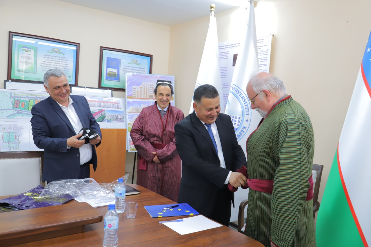 urdu.uz, Italiya delegatsiyasi Urganch davlat universitetiga tashrif buyurdi