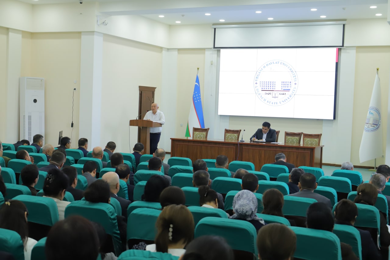 urdu.uz, Prezident maslahatchisi Abdujabbor Abduvohidov Xorazm viloyatidagi taʼlim muassasalarining masʼullari bilan uchrashuv oʻtkazdi