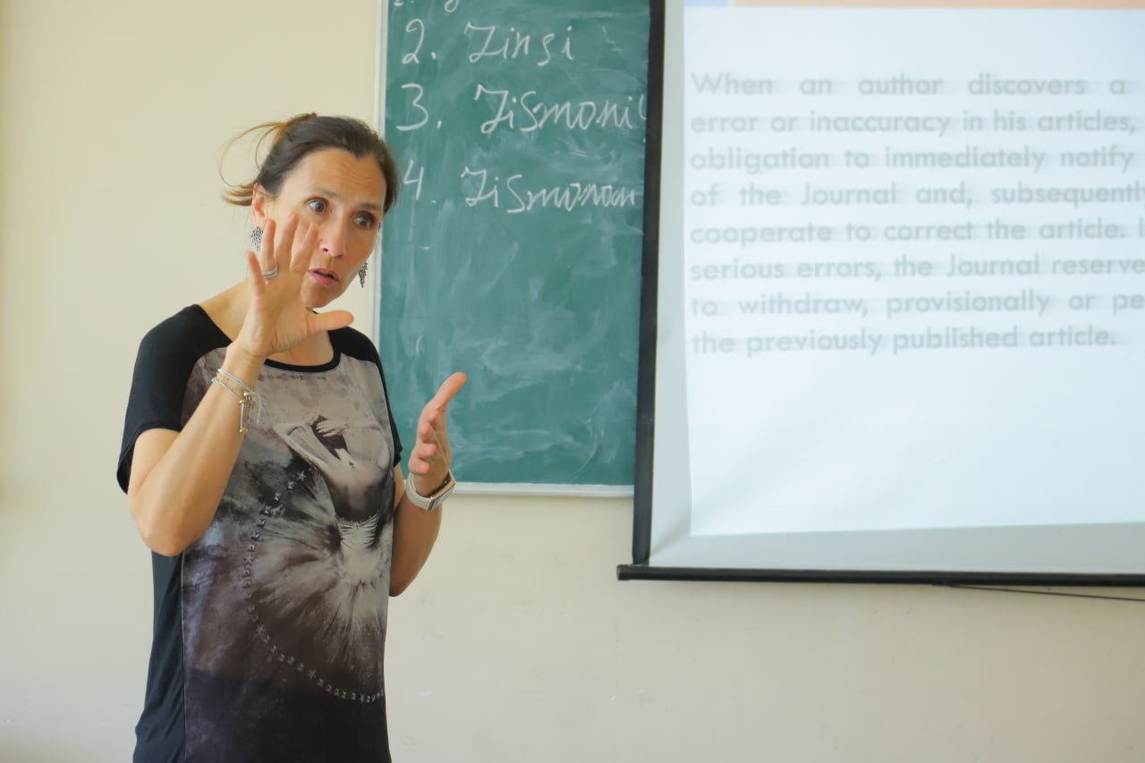urdu.uz, Professor Paula Rodriguesning Jismoniy madaniyat fakultetidagi seminarlari davom etmoqda