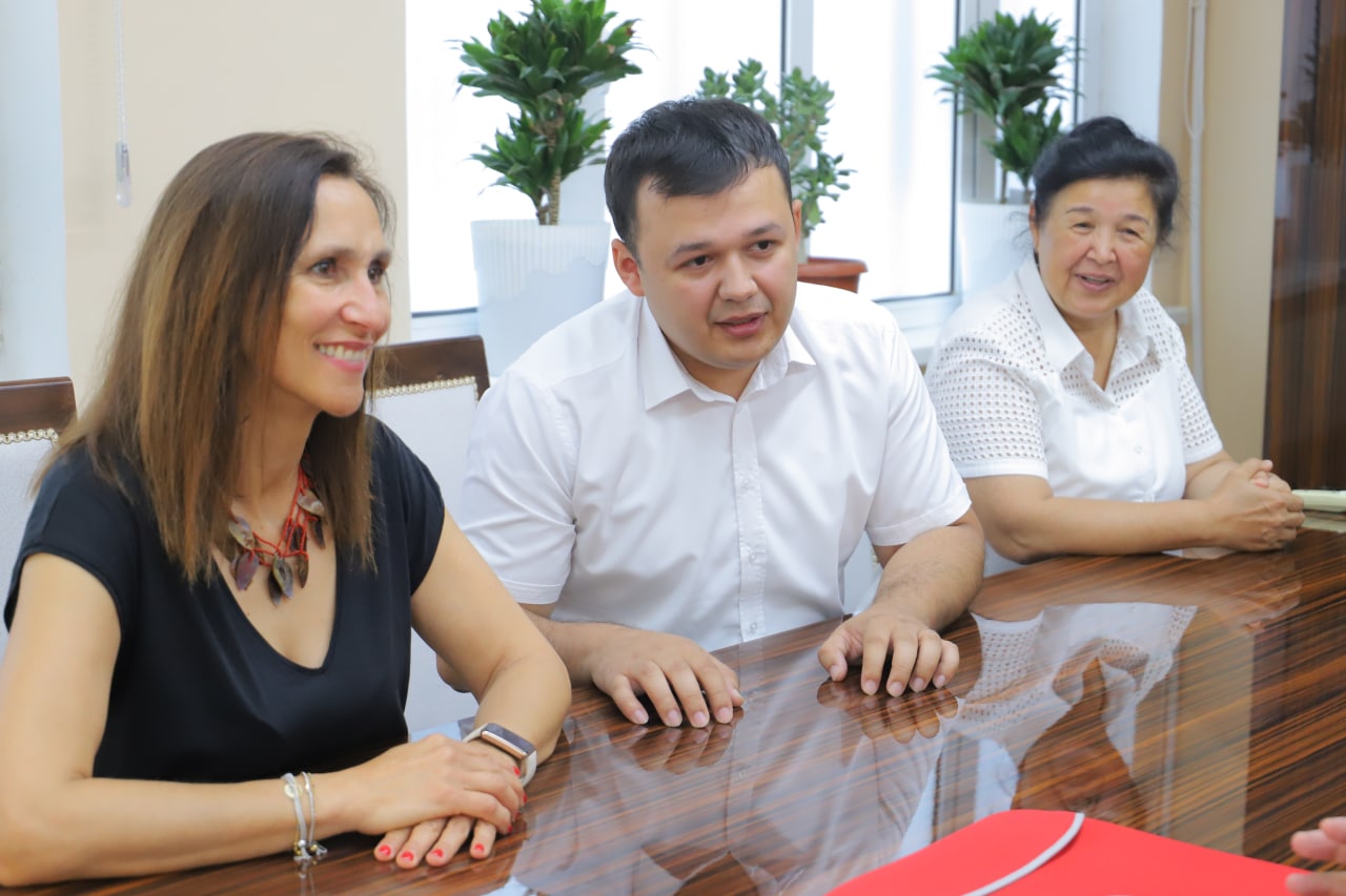 urdu.uz, Professor Paula Rodrigues Urganch davlat universiteti rektori Baxrom Abdullayev bilan uchrashdi
