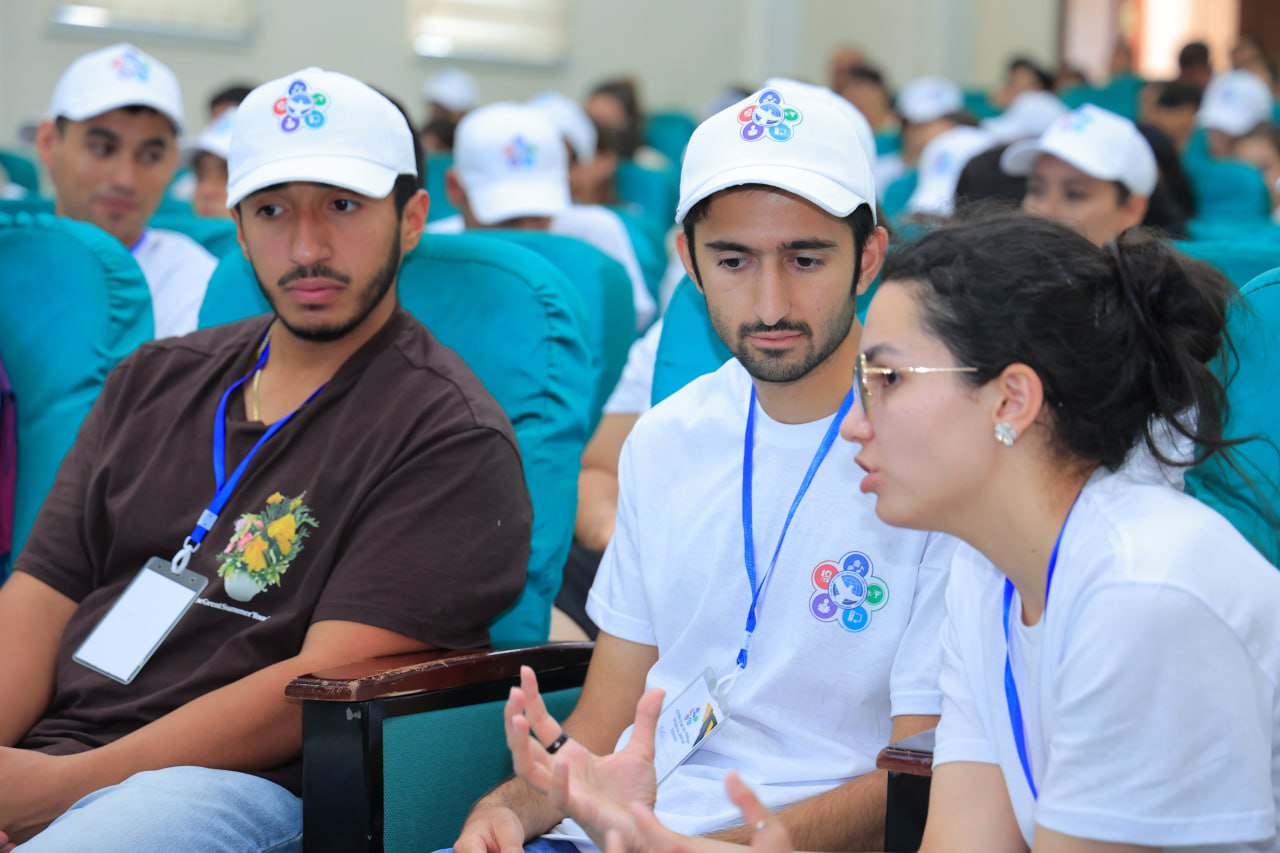 urdu.uz, UrDU rahbariyati bilan festival ishtirokchilarining ochiq muloqoti bo'lib o'tdi