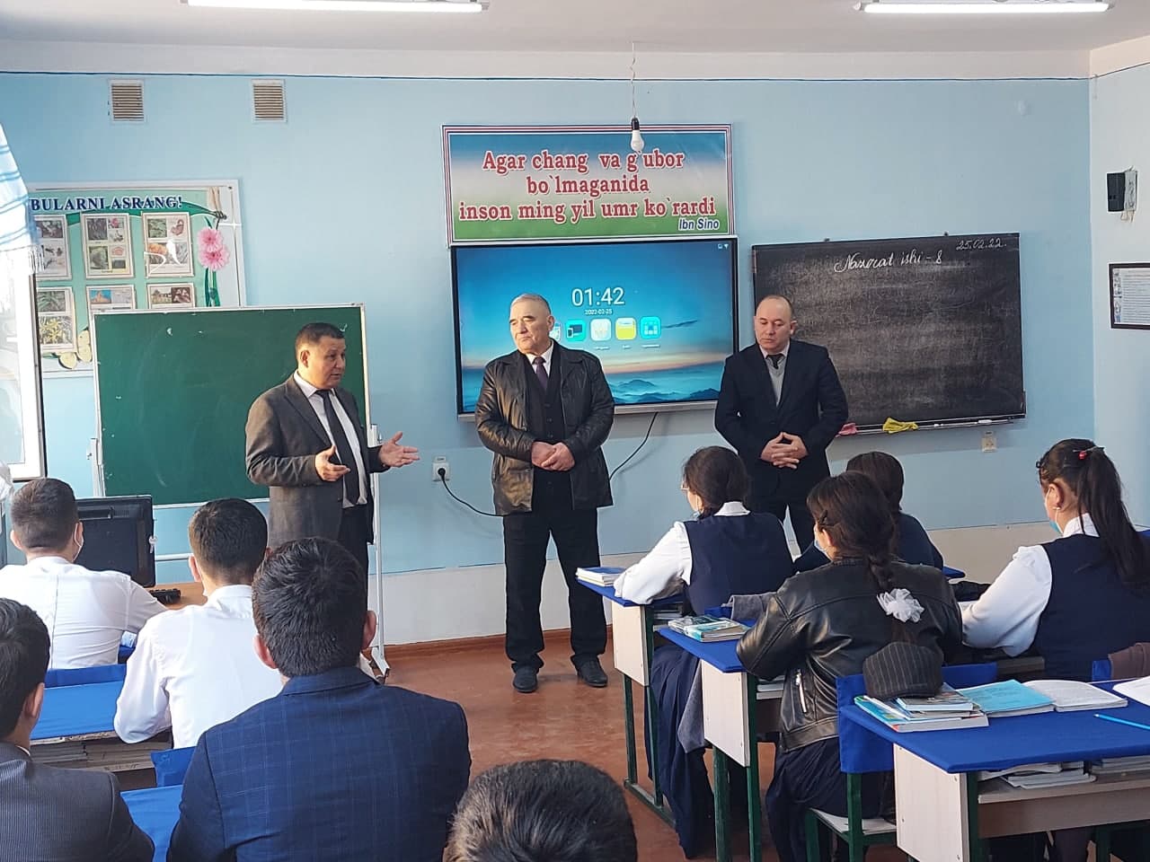 Rector of Urgench State University Bakhrom Abdullayev continues to visit schools