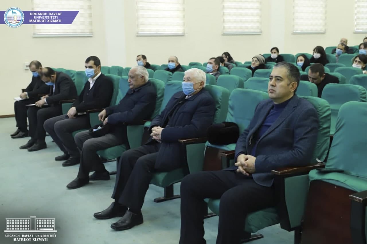 urdu.uz;URGANCH DAVLAT UNIVERSITETI REKTORI IQTISODIYOT FAKULTETI JAMOASI BILAN UCHRASHDI