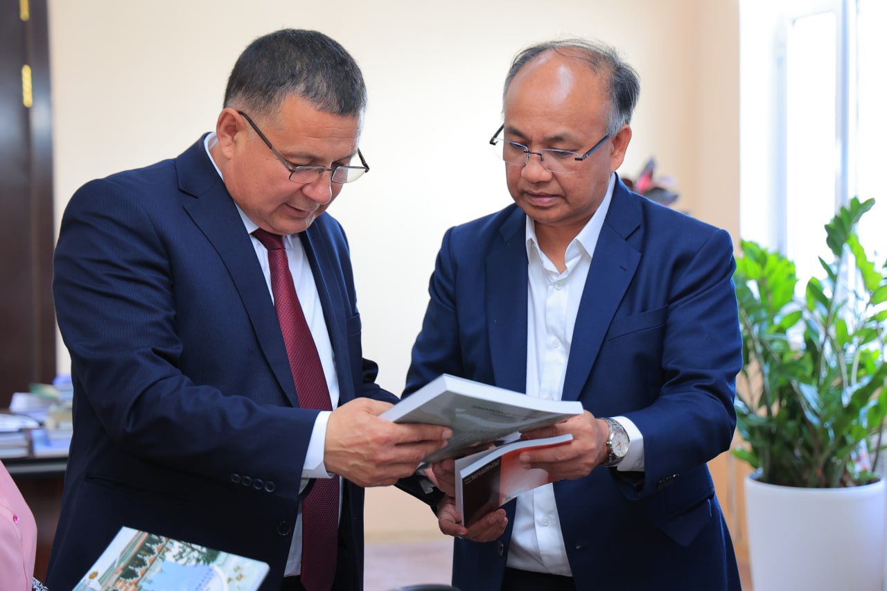 urdu.uz, Rektor Malayziya xalqaro islom universiteti delegatsiyasi bilan uchrashdi