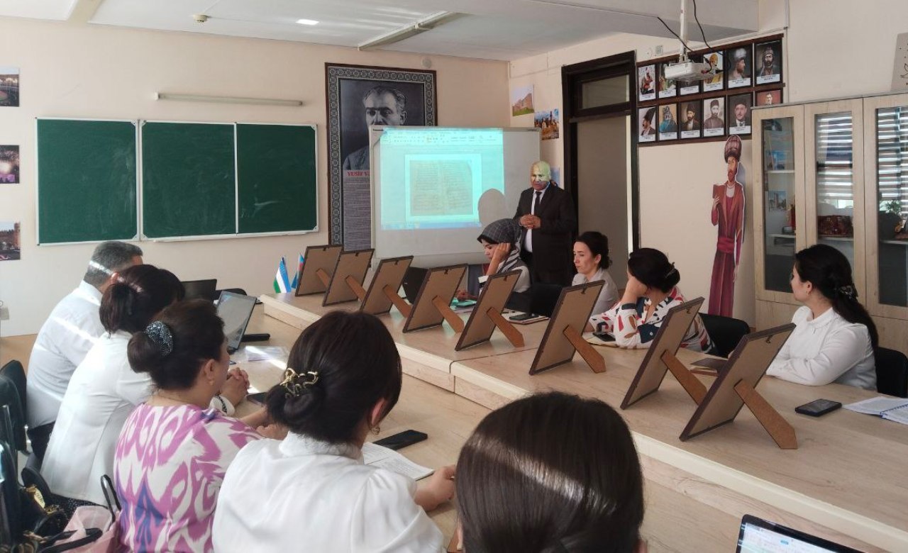 На кафедре узбекского языкознания проводятся научно-методические и научно-теоретические семинары.