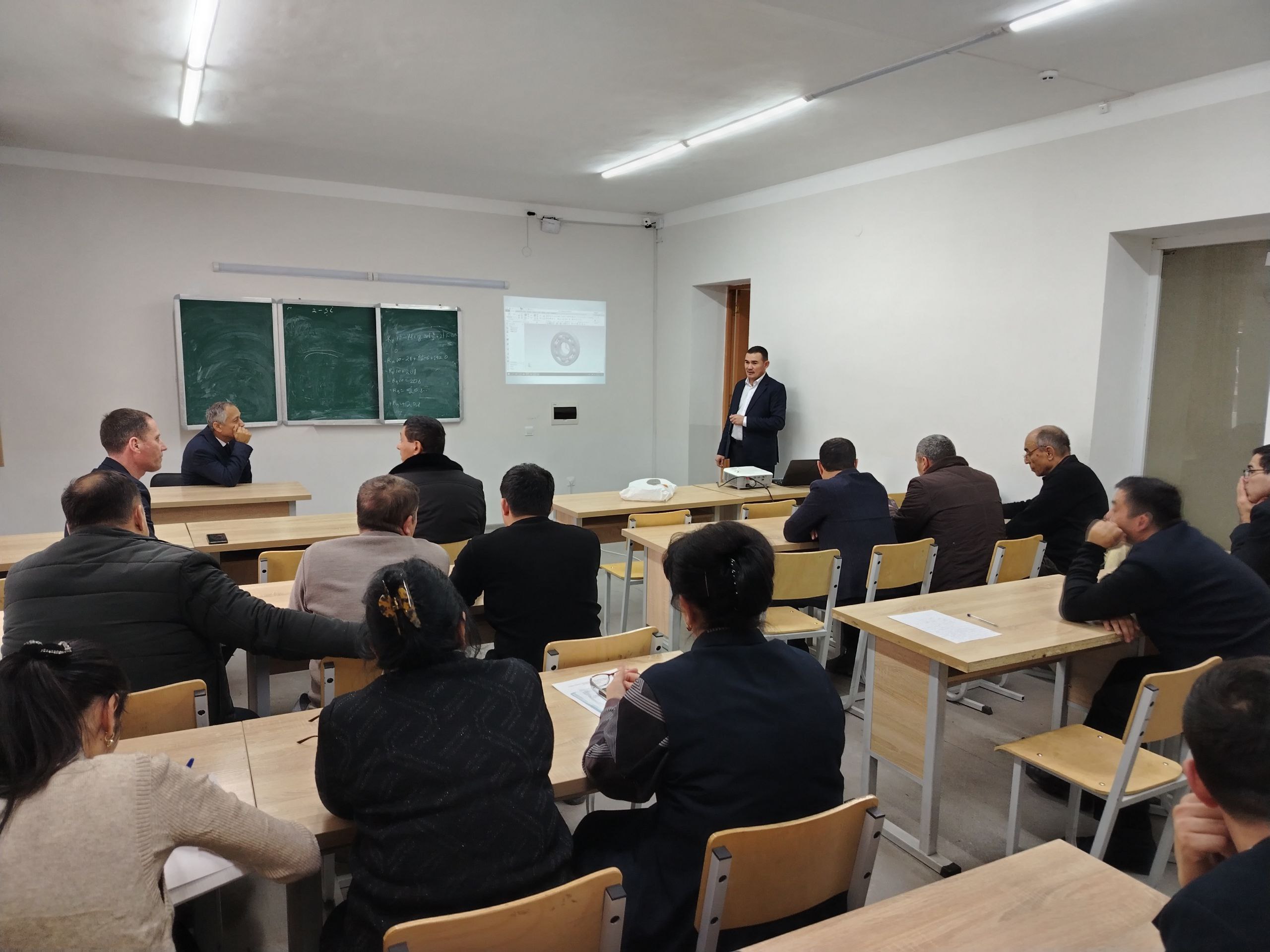 “Loyihalash dasturlarini o‘rgatishda klavishlar birikmasidan foydalanish texnologiyasi”