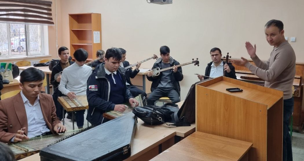 “Feruz” xalq cholg‘ulari ansambli to‘garagi